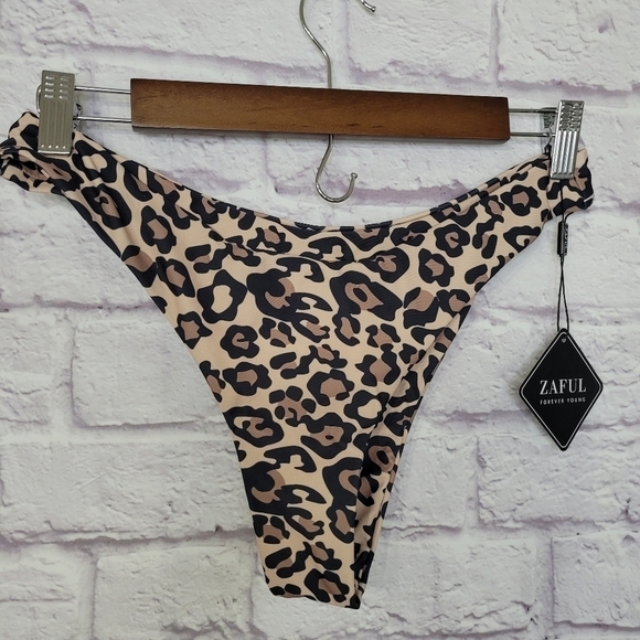 Zaful Leopard Print Bikini Bottom Size 8 NWT - Picture 2 of 5